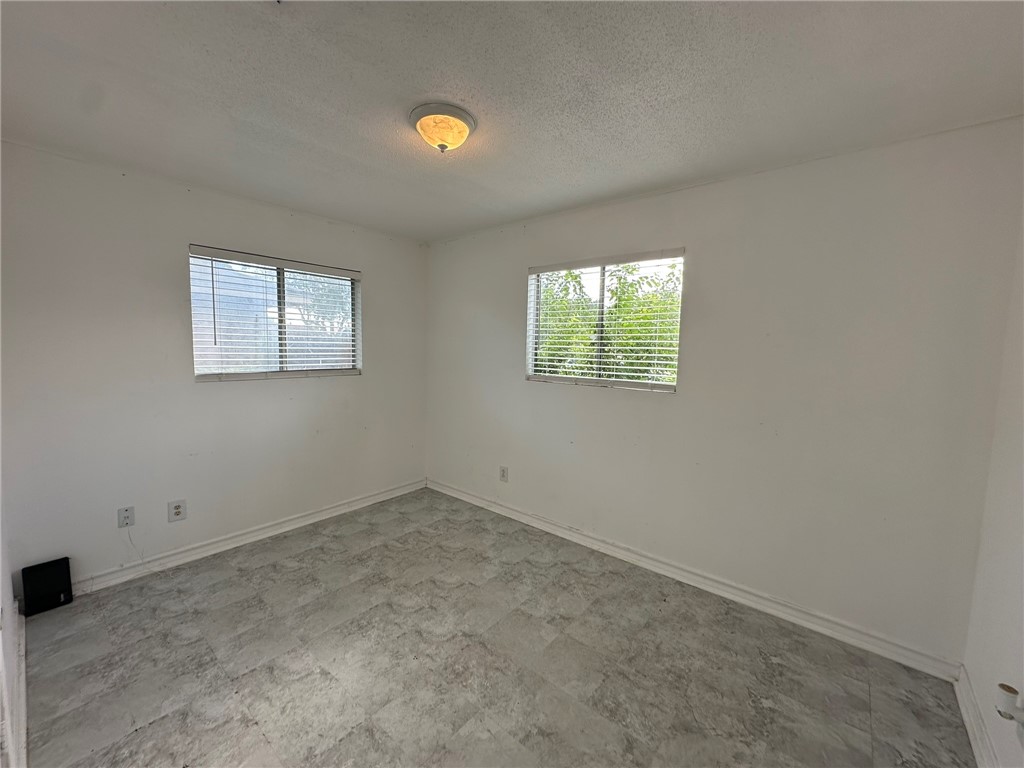 115 Lee Ave Property Photo 22