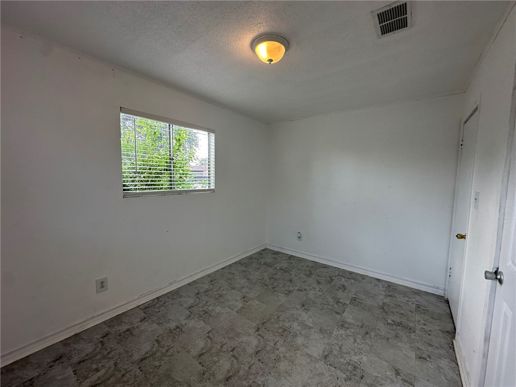 115 Lee Ave Property Photo 24