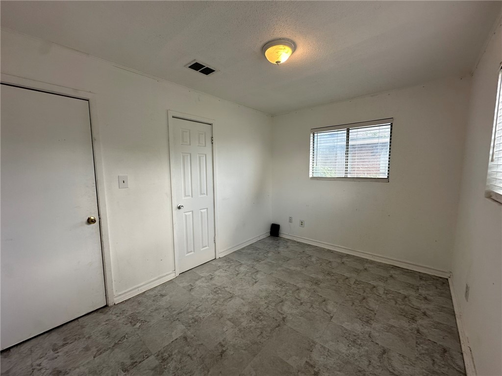 115 Lee Ave Property Photo 26