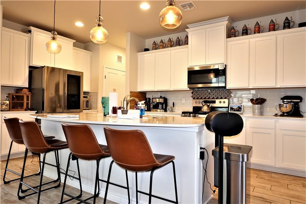 1018 Ocean Breeze St Property Photo 8