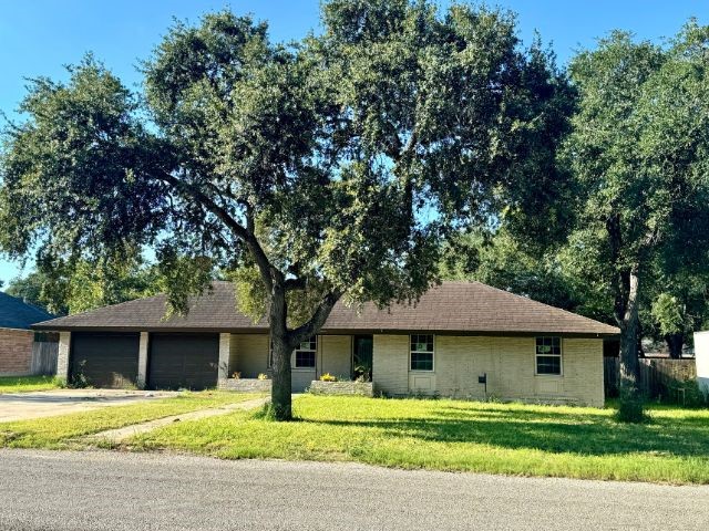 1501 Rose Dr Property Photo 1