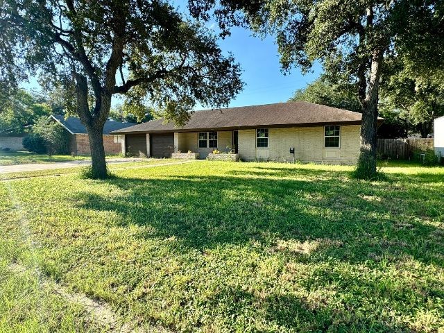 1501 Rose Dr Property Photo 2