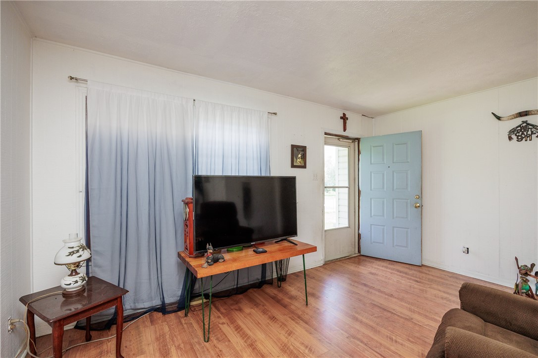 1037 Collingswood Dr Property Photo 7