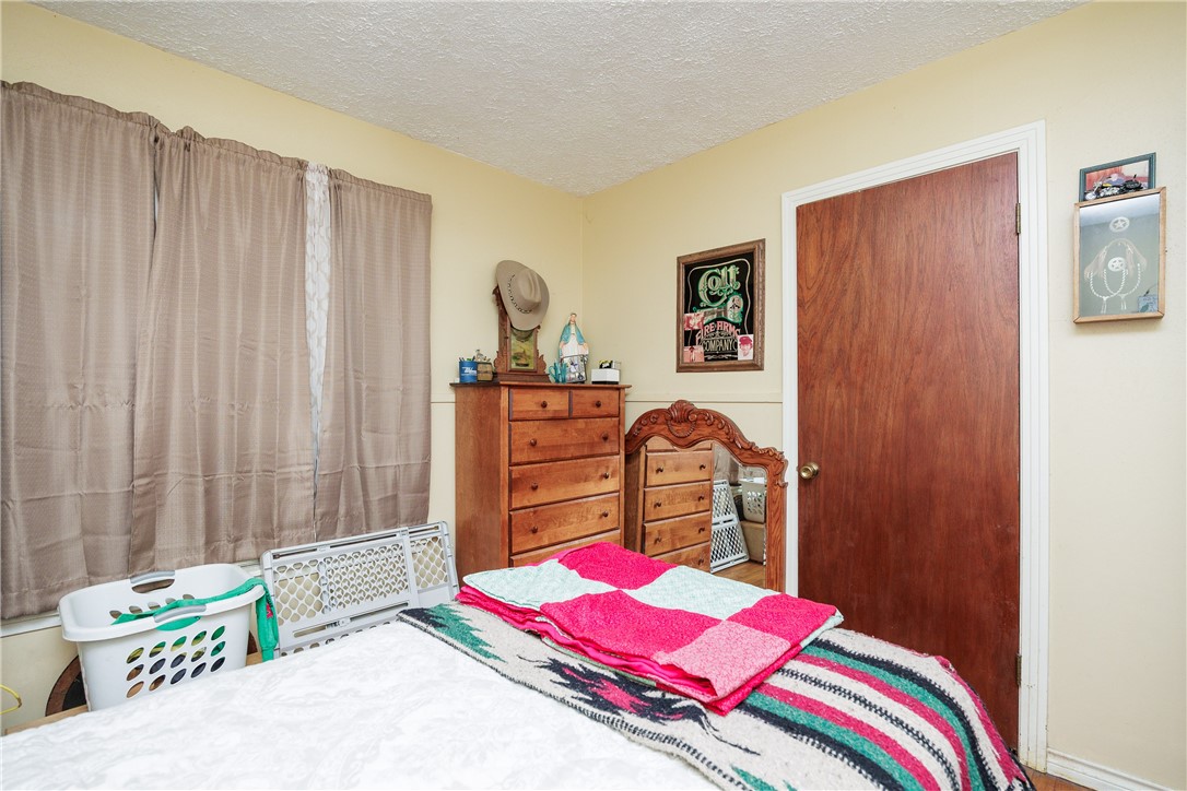 1037 Collingswood Dr Property Photo 17