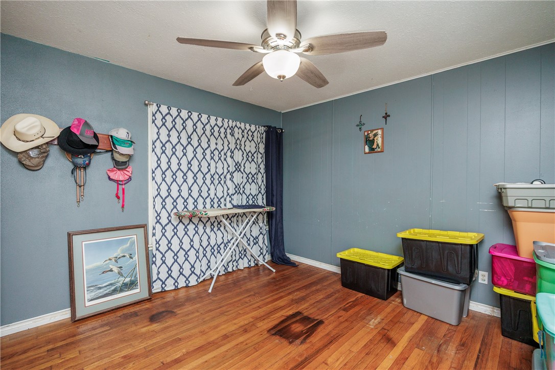 1037 Collingswood Dr Property Photo 18