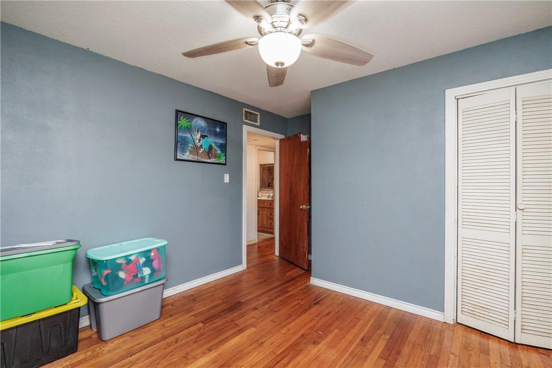 1037 Collingswood Dr Property Photo 20