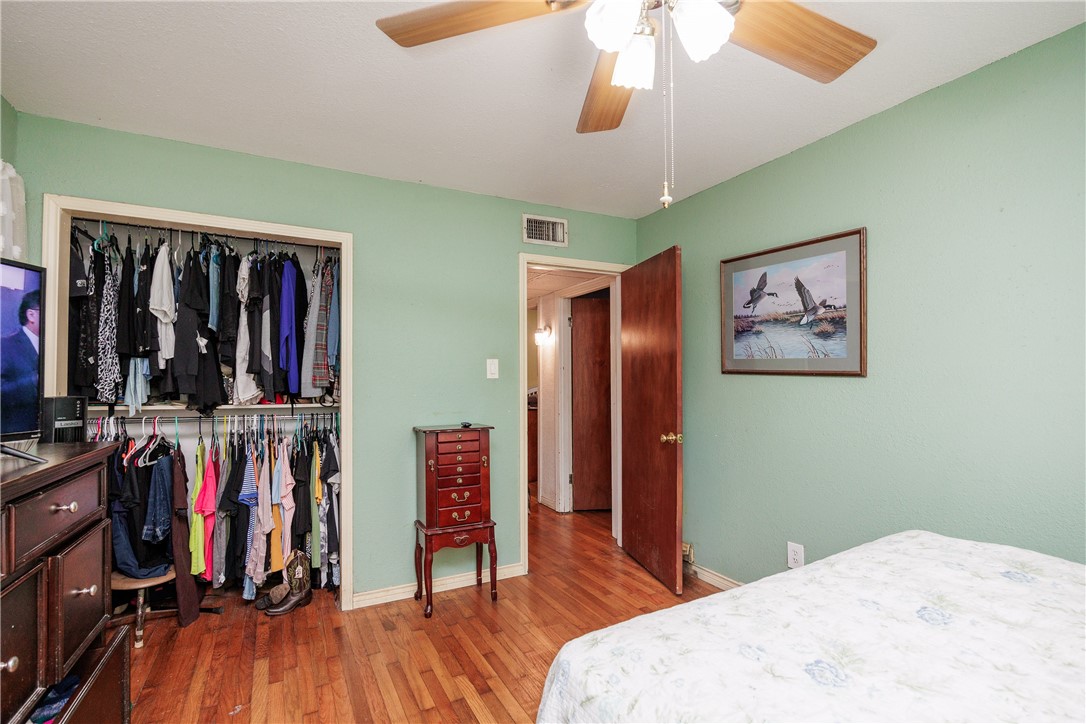 1037 Collingswood Dr Property Photo 23