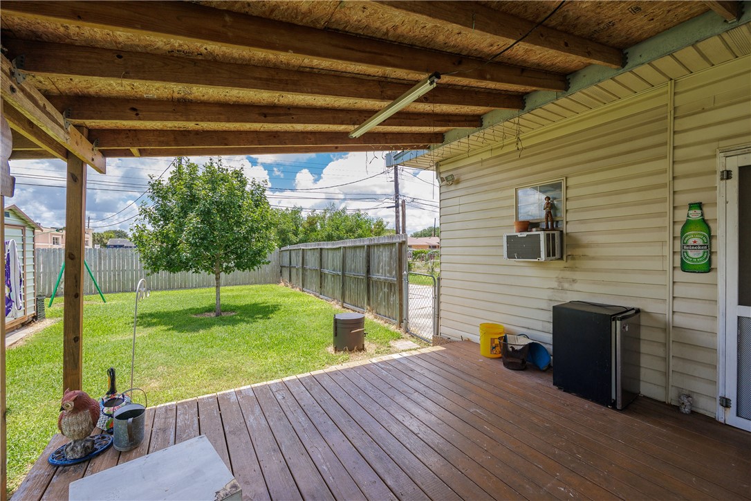 1037 Collingswood Dr Property Photo 25
