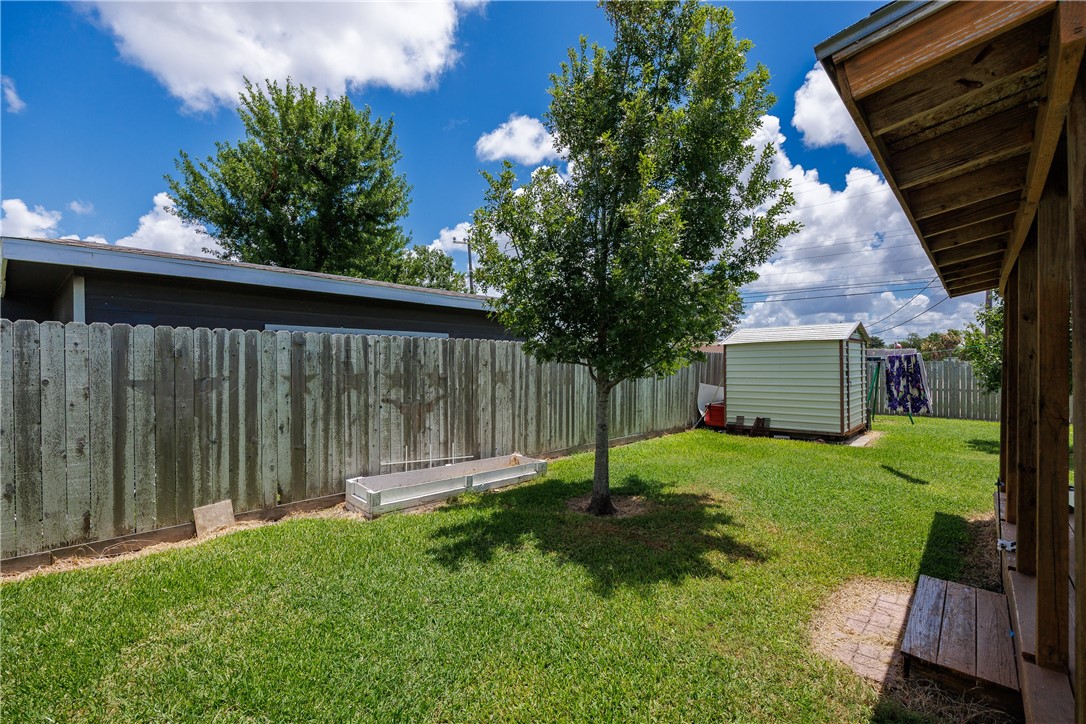 1037 Collingswood Dr Property Photo 26