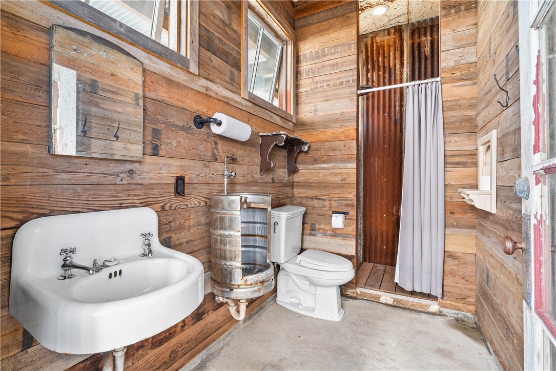 203 N Magnolia St Property Photo 38
