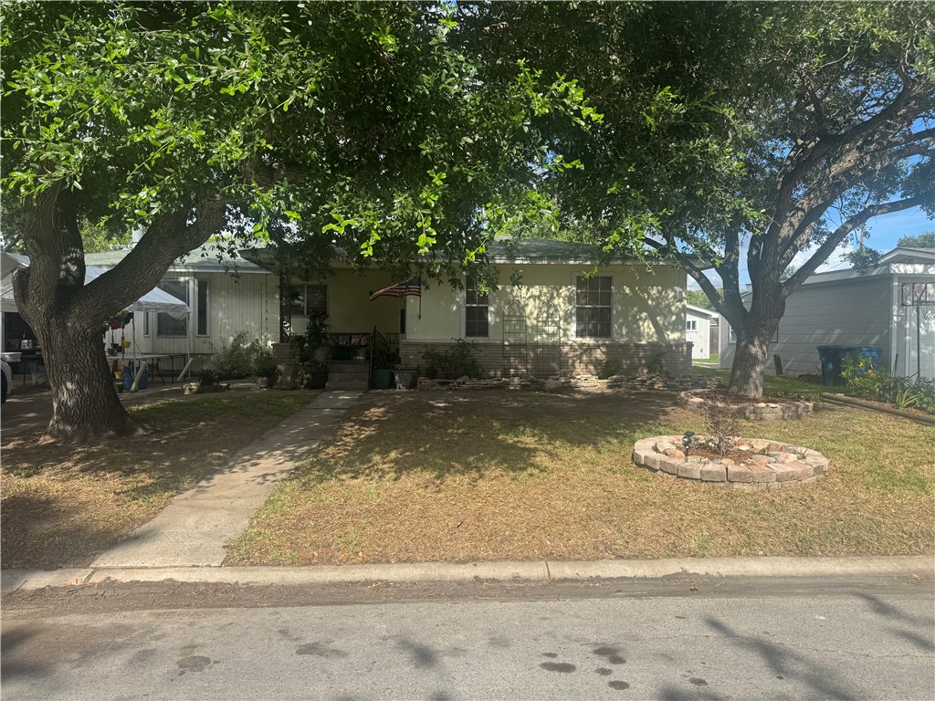 1608 Austin St Property Photo 1