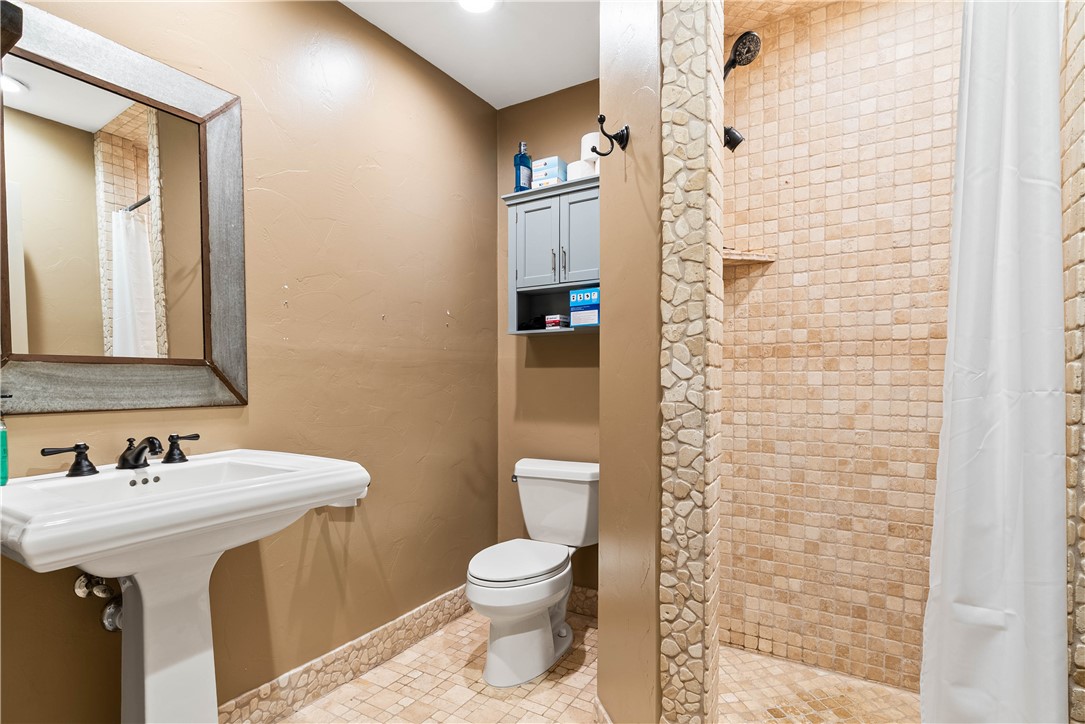 1401 Omohundro St Property Photo 30