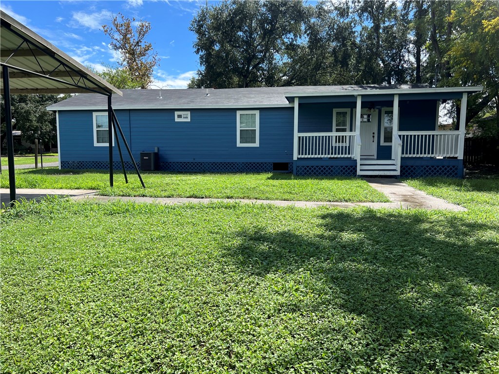 917 Corazan St Property Photo 13