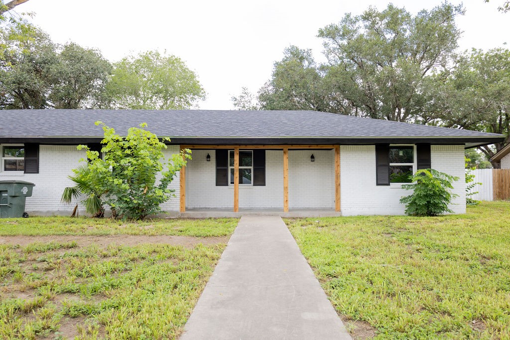 1101 Lillian St Property Photo 1