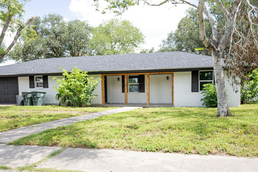 1101 Lillian St Property Photo 4