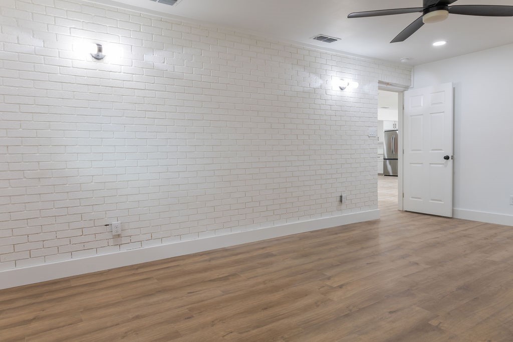 1101 Lillian St Property Photo 18