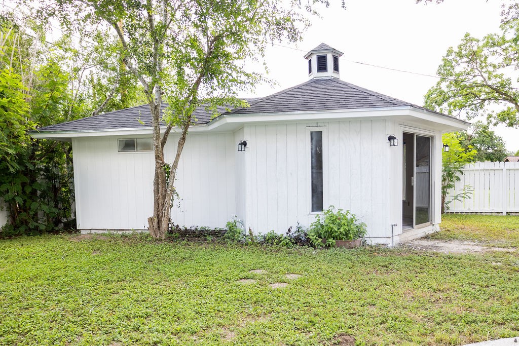 1101 Lillian St Property Photo 26