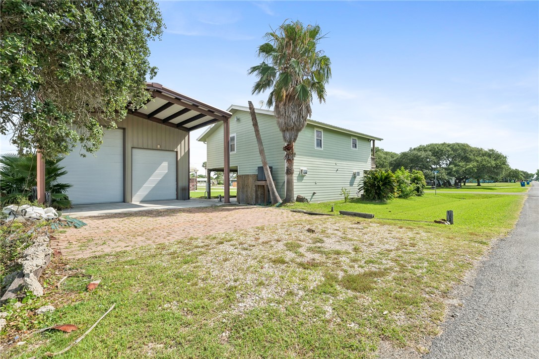 1402 Van Buren Property Photo 6