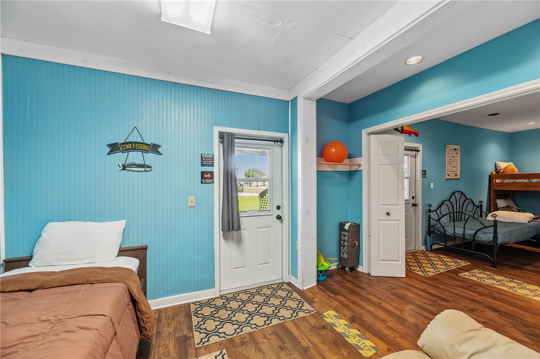 1402 Van Buren Property Photo 9