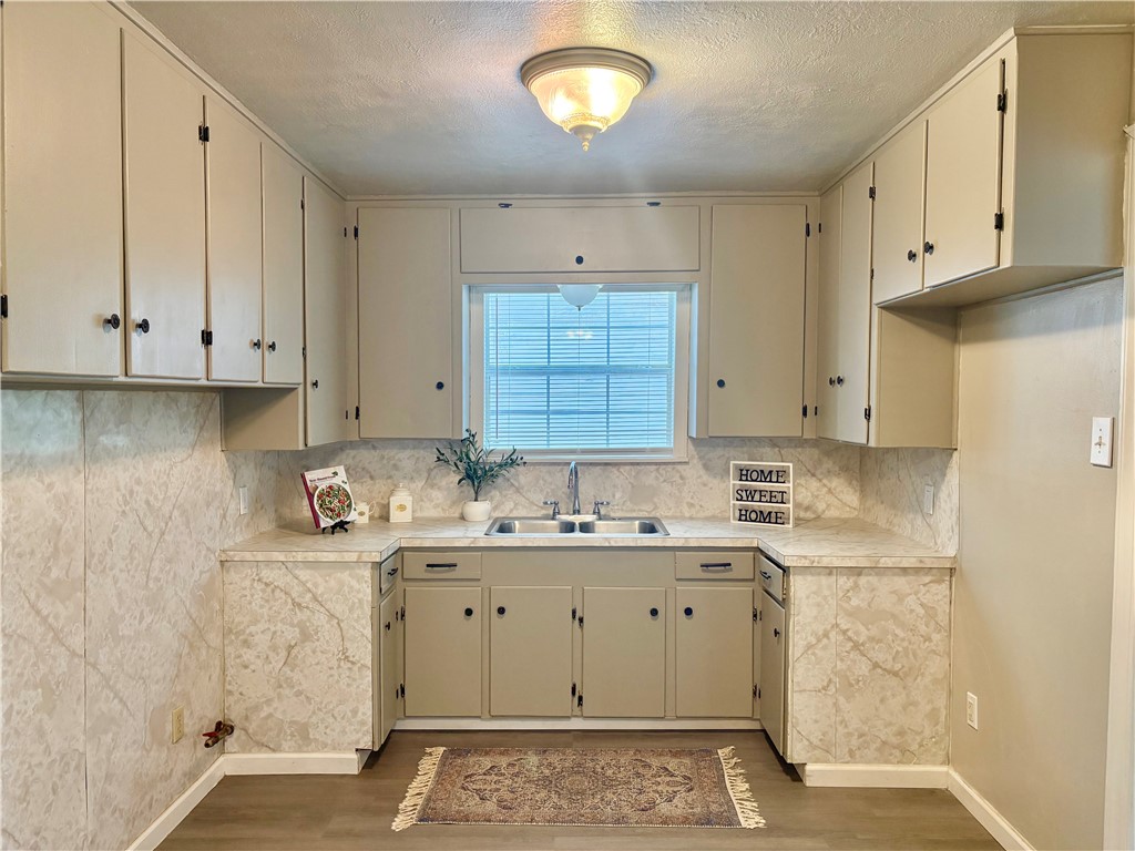 1230 Dona Property Photo 8