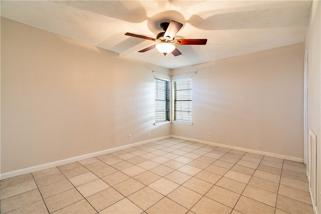 5905 Norvel Dr Property Photo 8