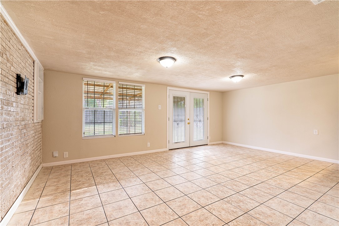 5905 Norvel Dr Property Photo 12