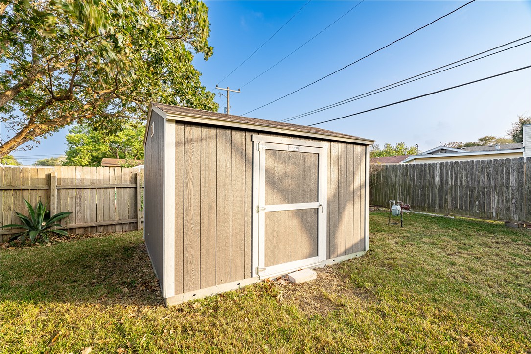 5905 Norvel Dr Property Photo 18