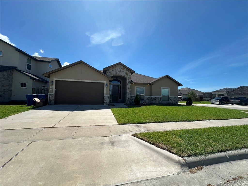 106 Chiman Dr Property Photo 1