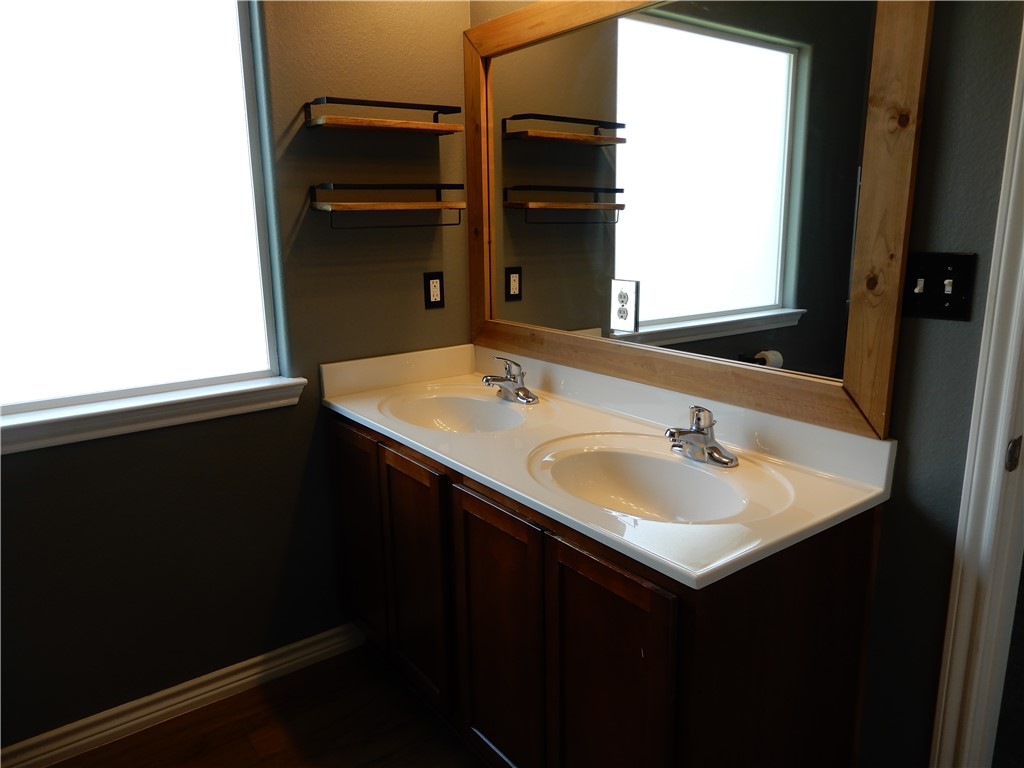 2301 Blue Star Dr Property Photo 20