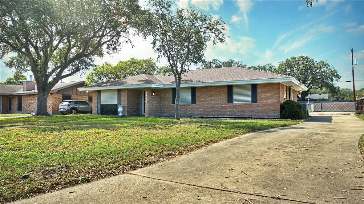 1109 Adeline St Property Photo 2