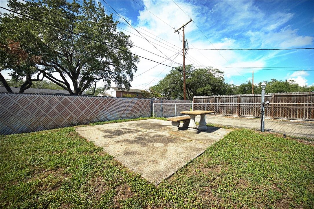 1109 Adeline St Property Photo 25