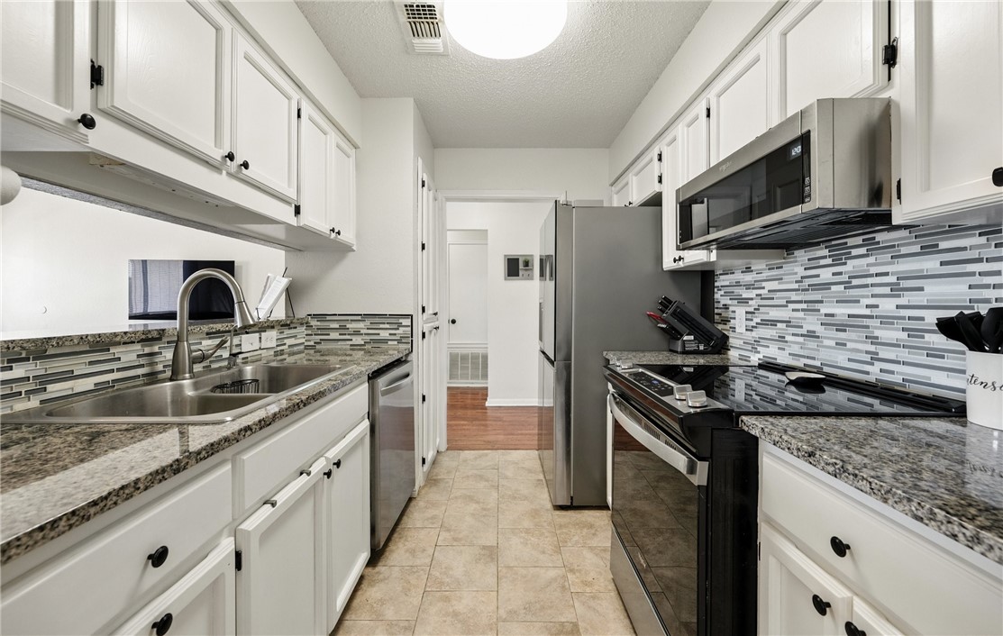 2722 Camargo Dr Property Photo 6