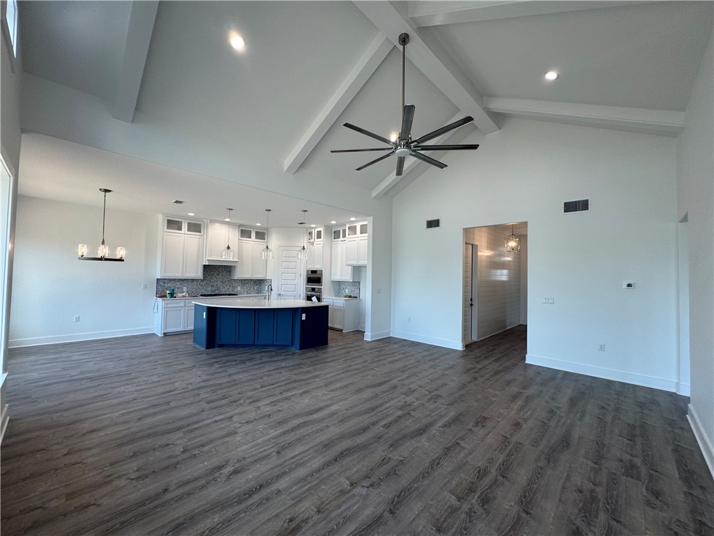 13741 Tajamar St Property Photo 11