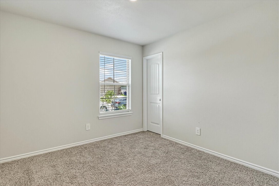 1234 Thames Chase Dr Property Photo 6