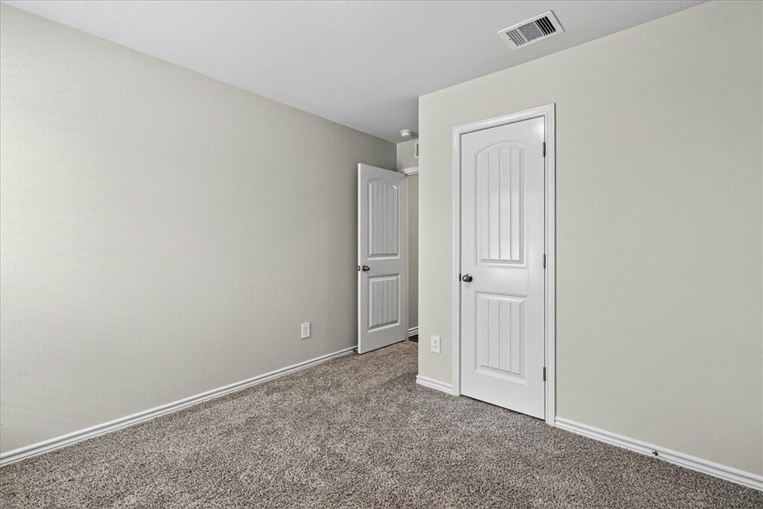 1234 Thames Chase Dr Property Photo 8