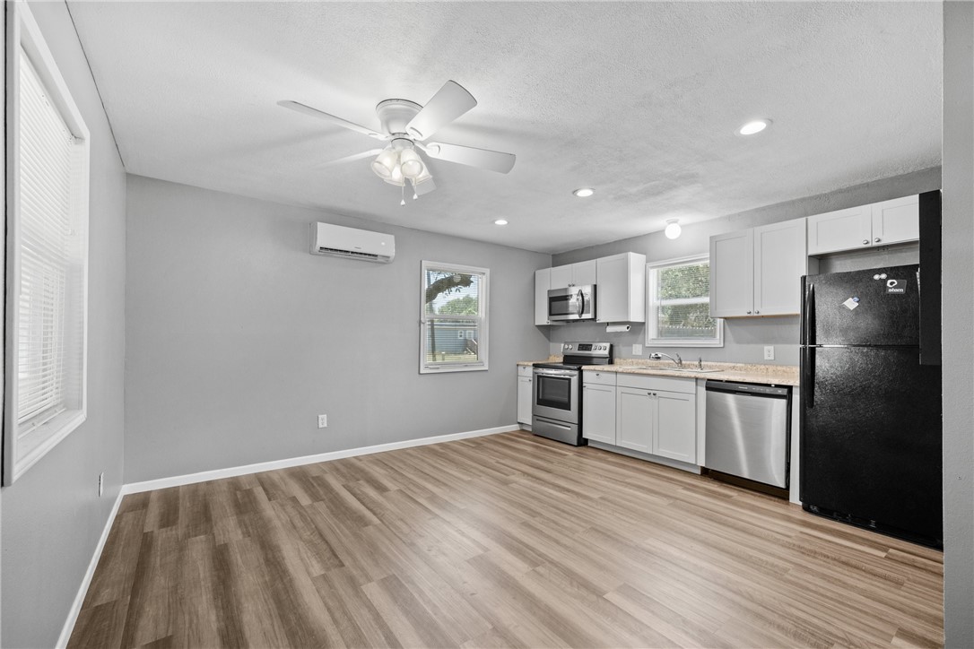 805 Rowe St Property Photo 12