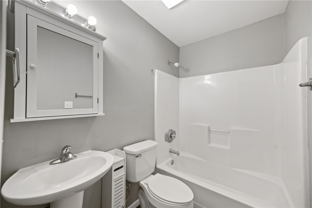 805 Rowe St Property Photo 13