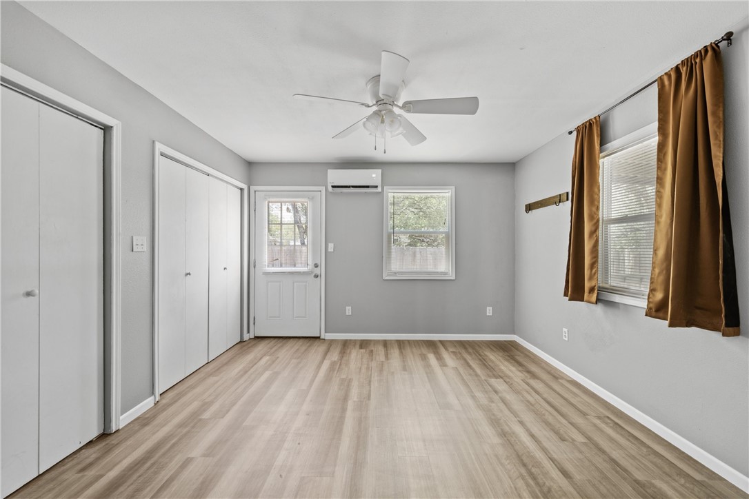 805 Rowe St Property Photo 14