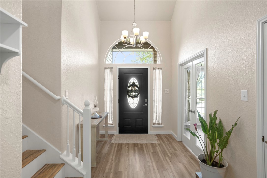 2488 Divine Way Property Photo 2