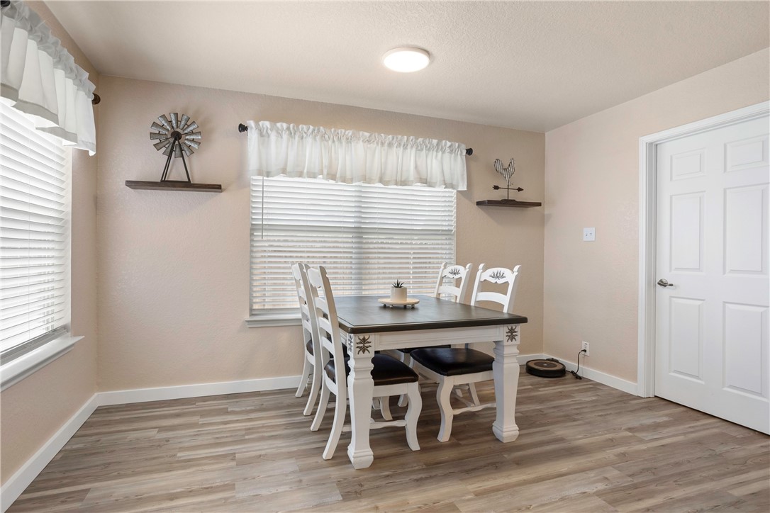 2488 Divine Way Property Photo 6