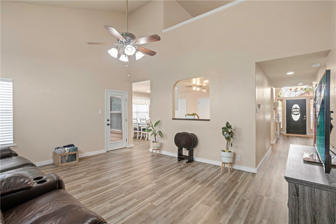 2488 Divine Way Property Photo 9