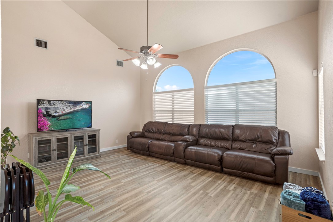 2488 Divine Way Property Photo 10