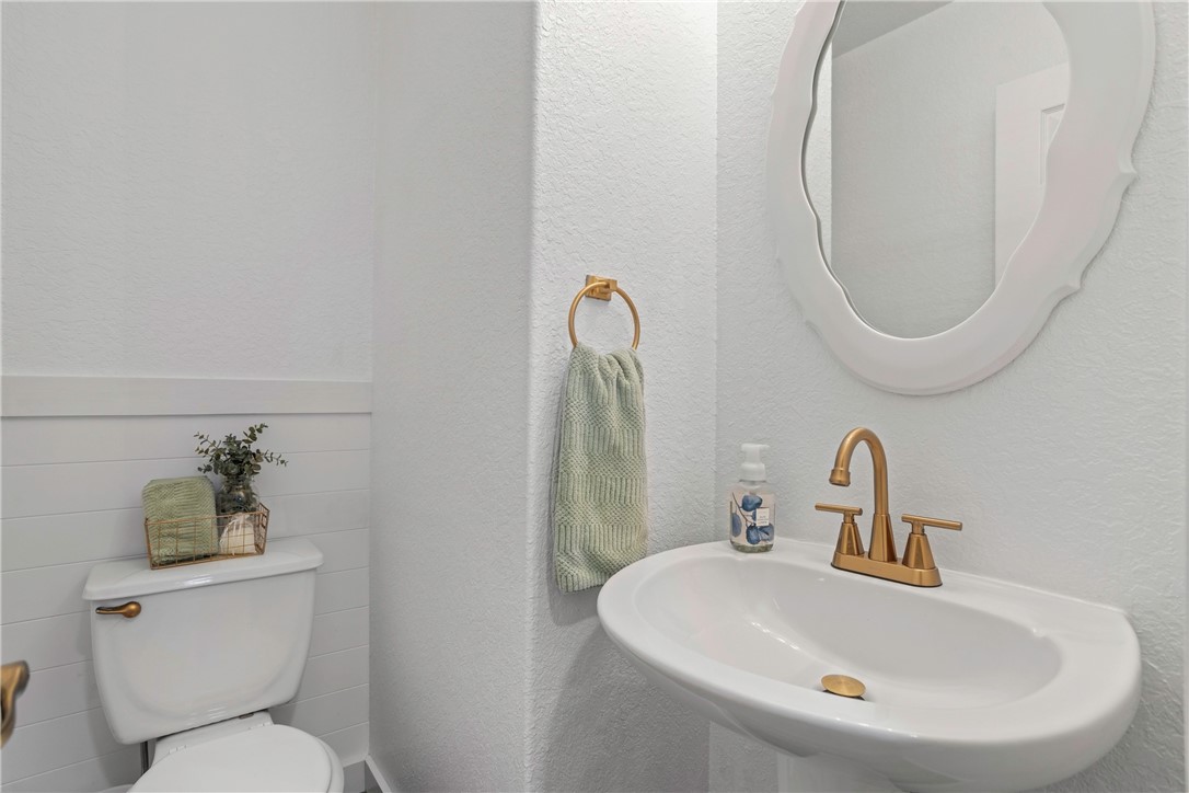 2488 Divine Way Property Photo 14