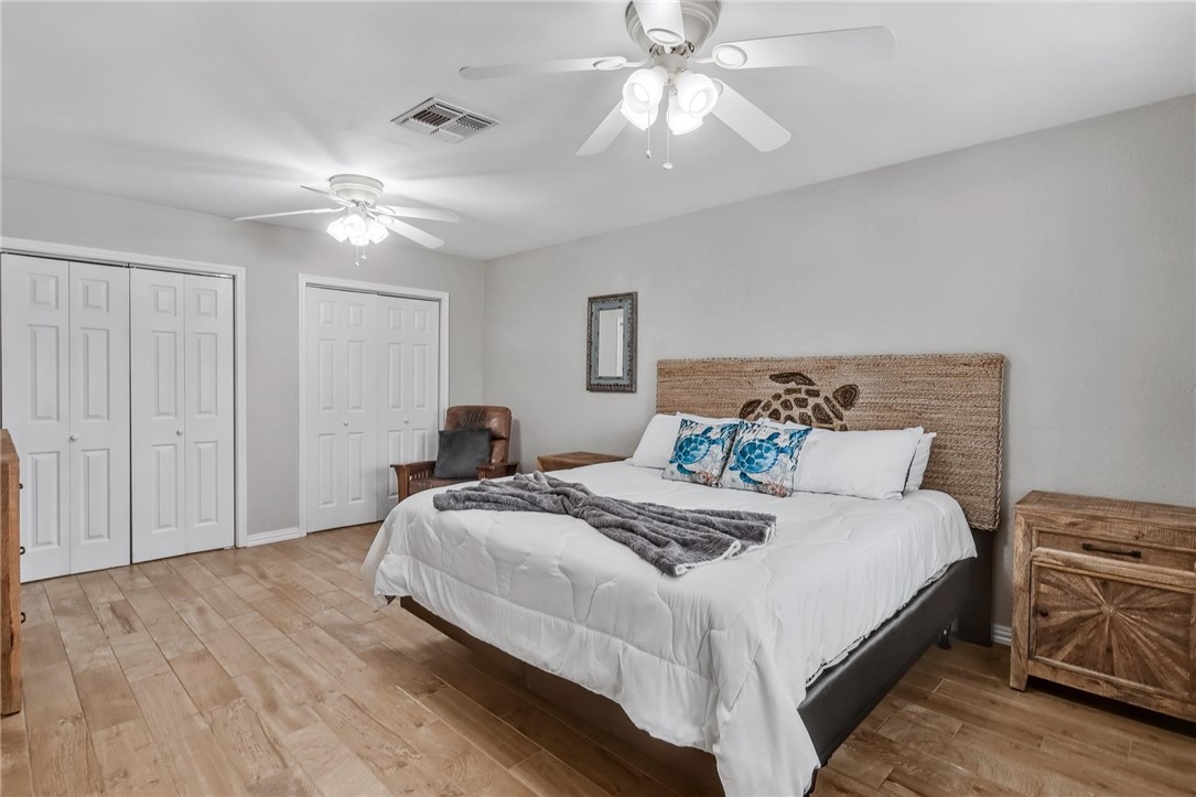 4957 Shadowbend Dr Property Photo 11