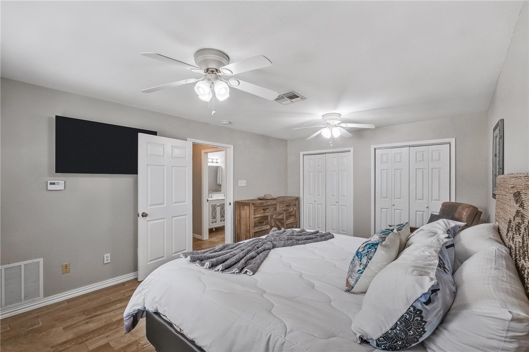 4957 Shadowbend Dr Property Photo 12
