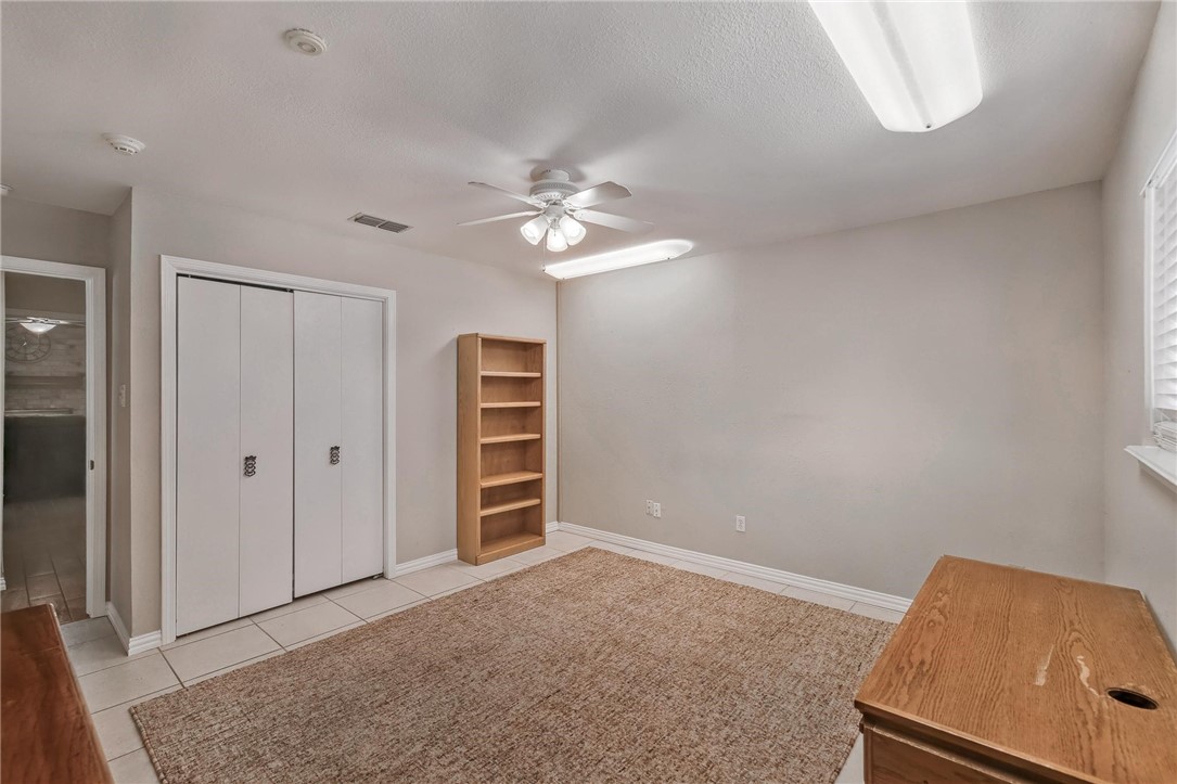 4957 Shadowbend Dr Property Photo 15
