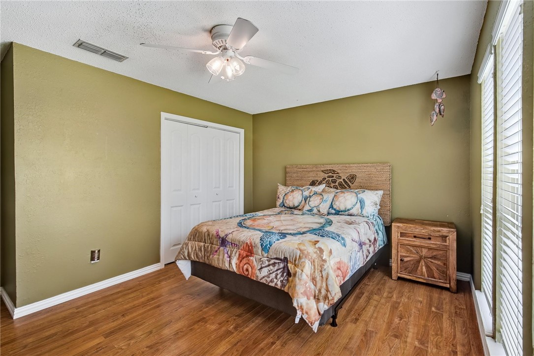 4957 Shadowbend Dr Property Photo 17