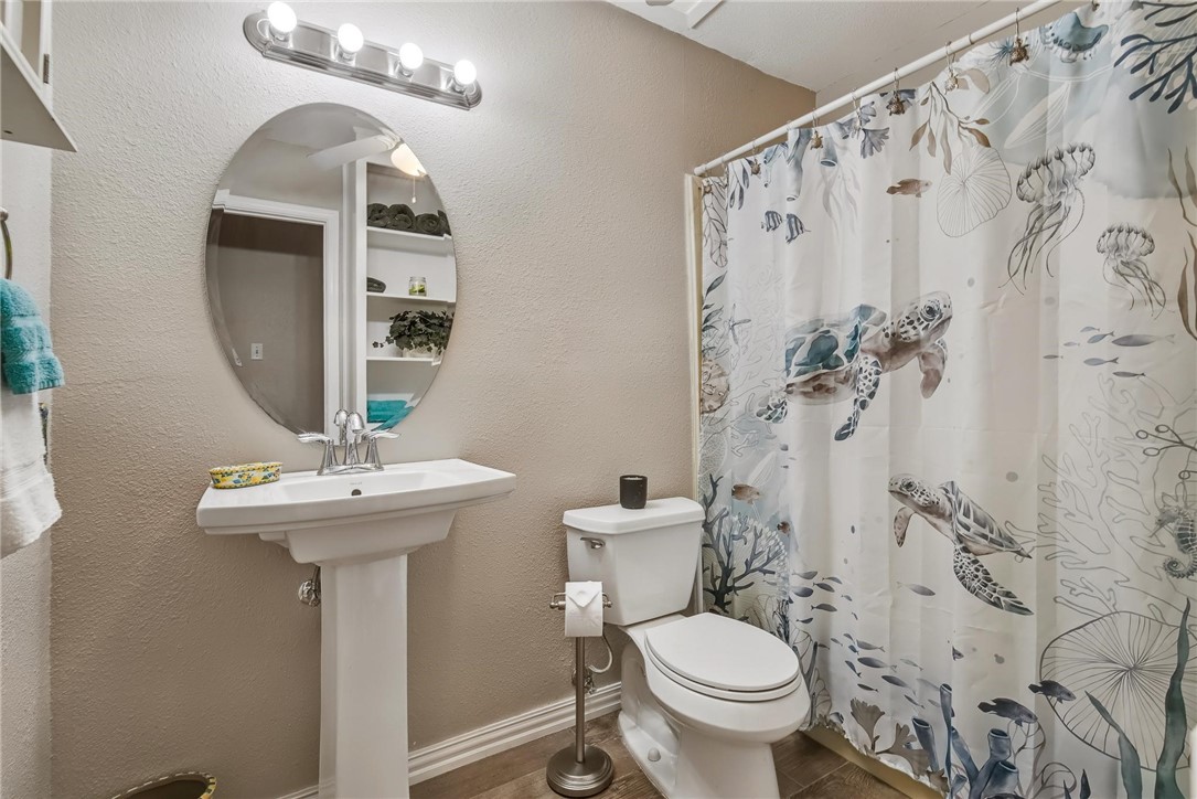 4957 Shadowbend Dr Property Photo 20