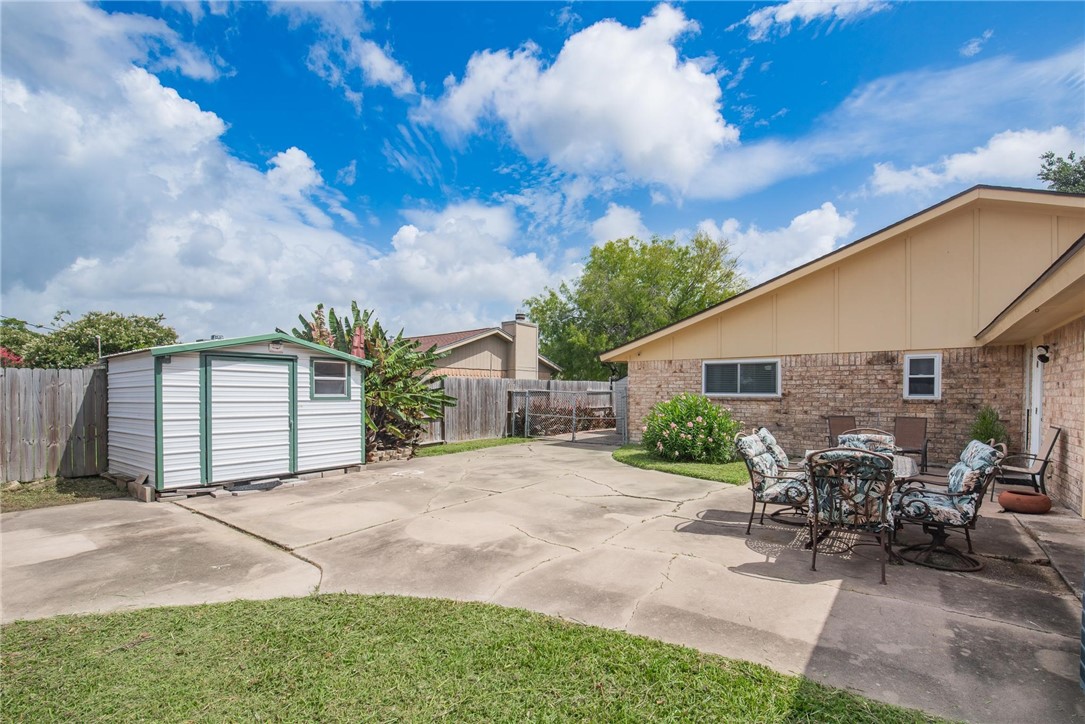 4957 Shadowbend Dr Property Photo 27
