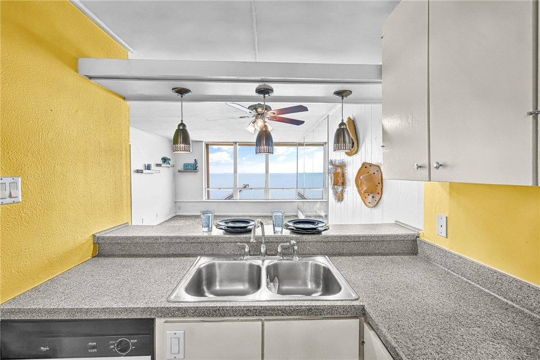 4302 Ocean Dr 65 Property Photo 7